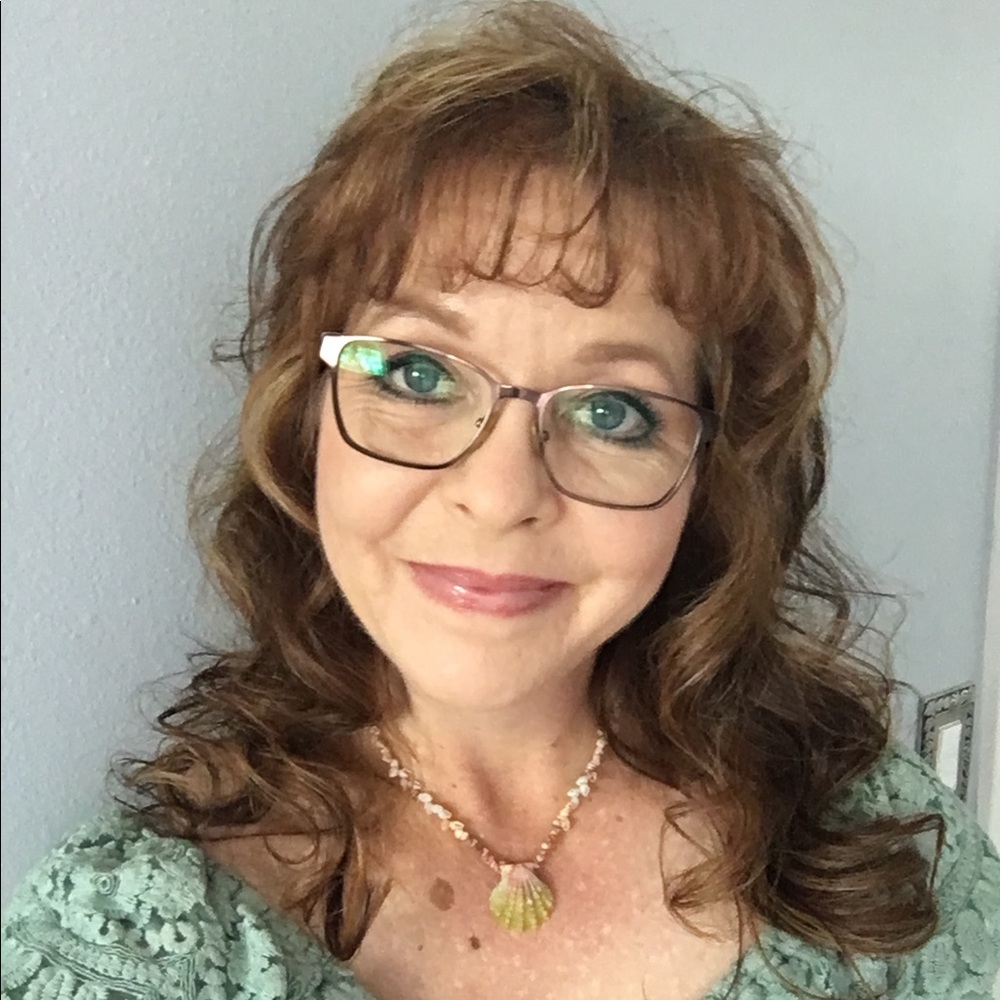 Meet your Posher, Lynn marie